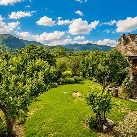 Feriehus Le Poutore - A Romantic Retreat & Secret Garden