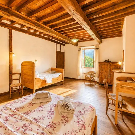 Le Poutore - A Romantic Retreat & Secret Garden Feriehus *