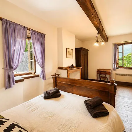 Feriehus Le Poutore - A Romantic Retreat & Secret Garden Saint-Jean-du-Castillonnais
