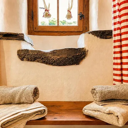 Le Poutore - A Romantic Retreat & Secret Garden Feriehus